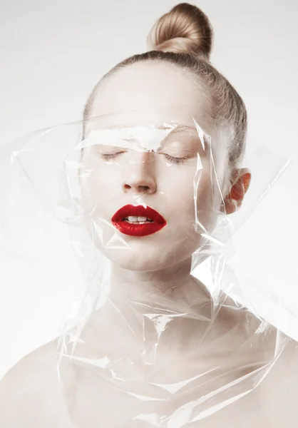 Modelo de mujer con labios rojos — Foto de Stock